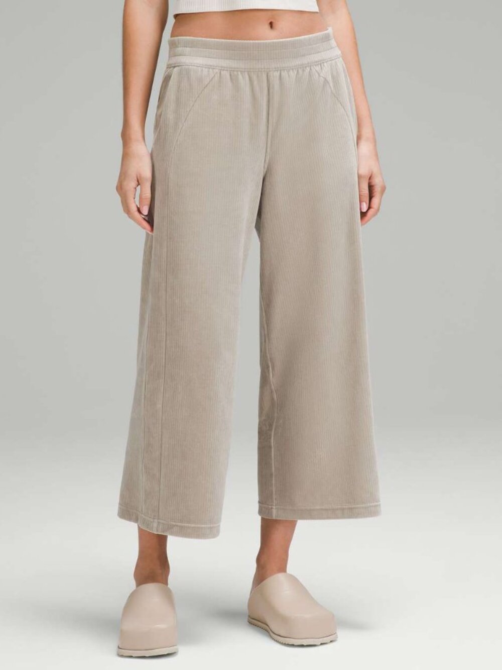 SCUBA MID-RISE WIDE-LEG CROP *VELVET CORD